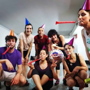 Celebración de cumpleaños con amigos en Delmis Dance Studio.
